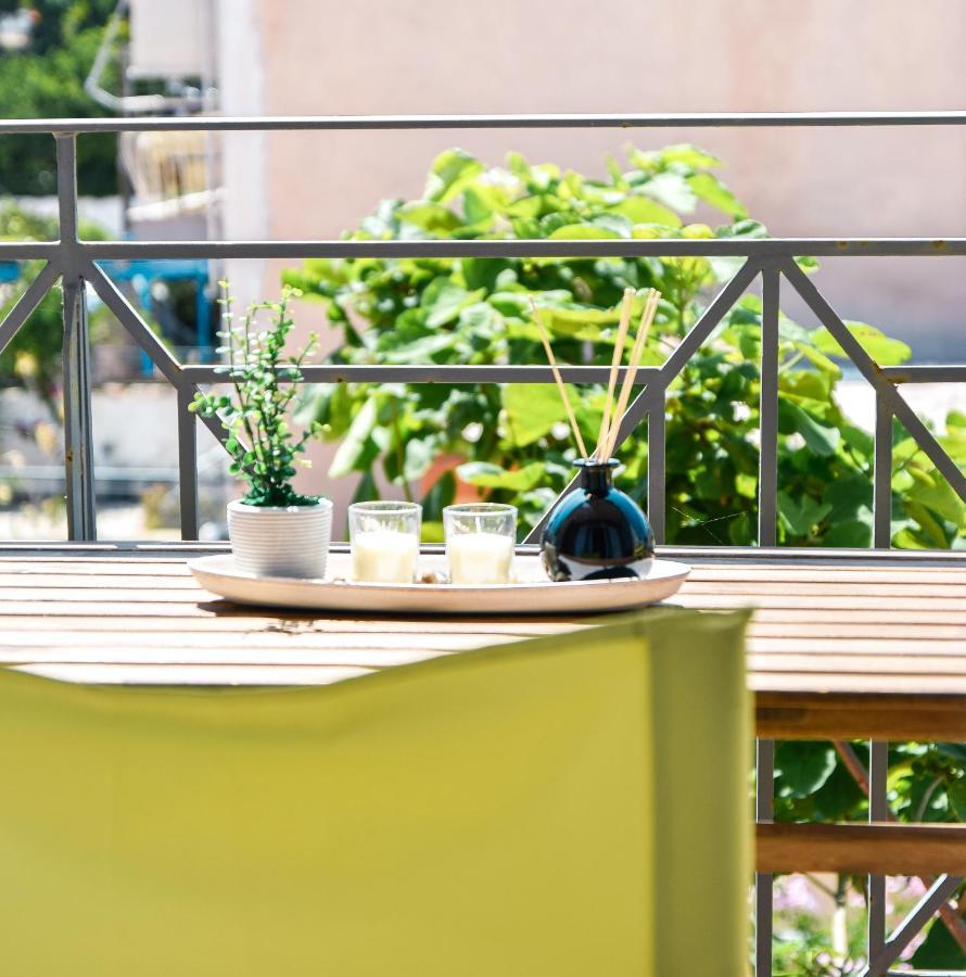 Spacious & Bright Flat With Balcony Lávrion Extérieur photo