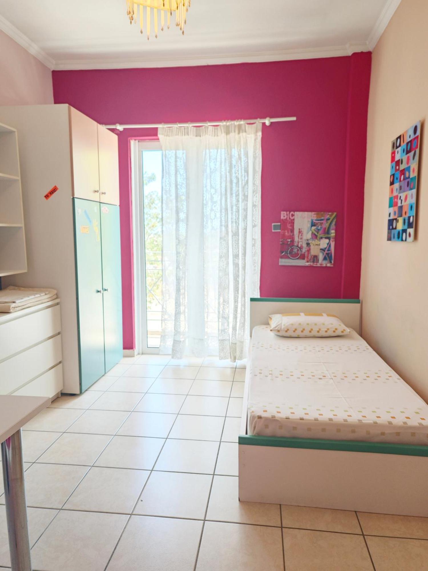Spacious & Bright Flat With Balcony Lávrion Extérieur photo